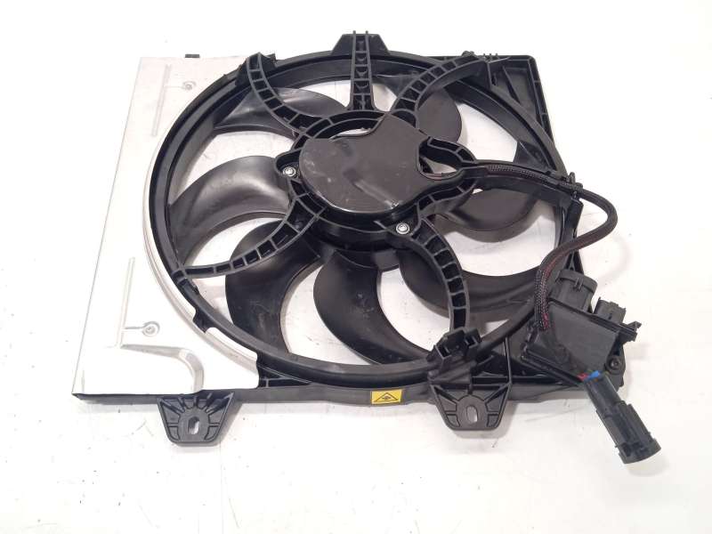 Recambio de electroventilador para peugeot 2008 ii (ud_, us_, uy_, uj_, ur_, uc_) 1.2 puretech 100 referencia OEM IAM 9827752980 2