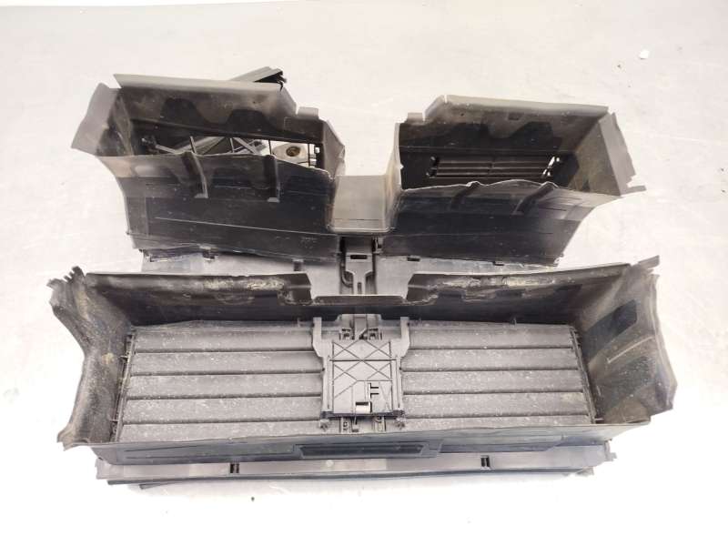 Recambio de rejilla aireadora para peugeot 3008 ii suv (mc_, mr_, mj_, m4_) 1.2 thp/ puretech 130 (mrhnsm, mrhnsu, mrhnsj, mrhny - Gris
