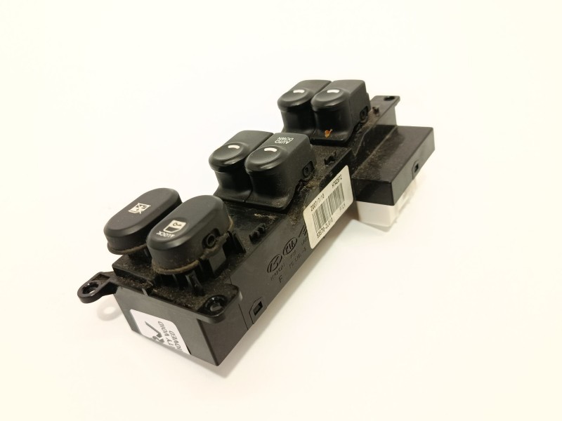 MANDO ELEVALUNAS DELANTERO IZQUIERDO 935702L010 