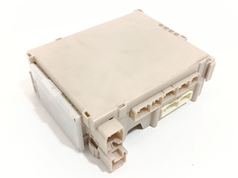 CAJA RELES / FUSIBLES 827300H040 892210H030 