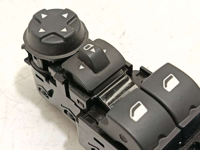 Recambio de mando elevalunas delantero izquierdo para peugeot 3008 ii suv (mc_, mr_, mj_, m4_) 1.2 thp/ puretech 130 (mrhnsm, mr - Gris 5