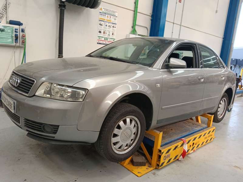 AUDI A4 B6 AVANT (8E5)