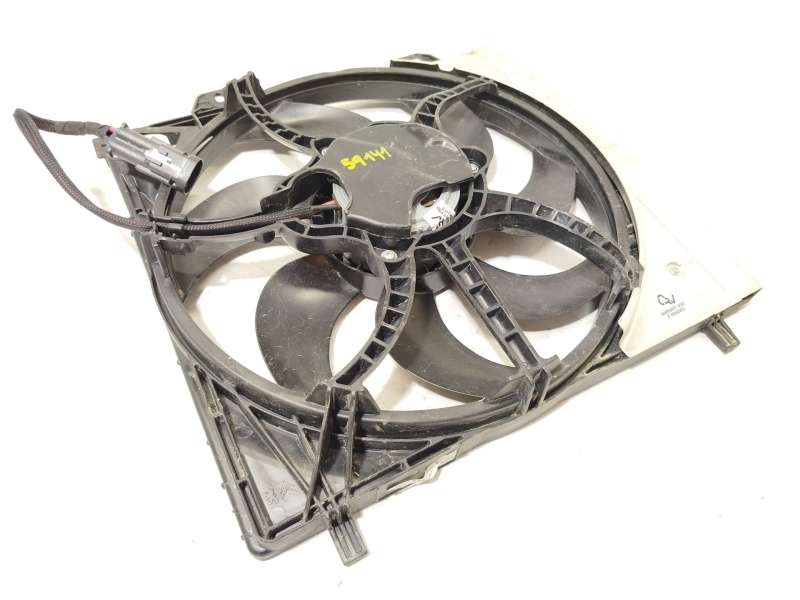 Recambio de electroventilador para peugeot 2008 ii (ud_, us_, uy_, uj_, ur_, uc_) 1.2 puretech 100 referencia OEM IAM 9827752980 - Blanco