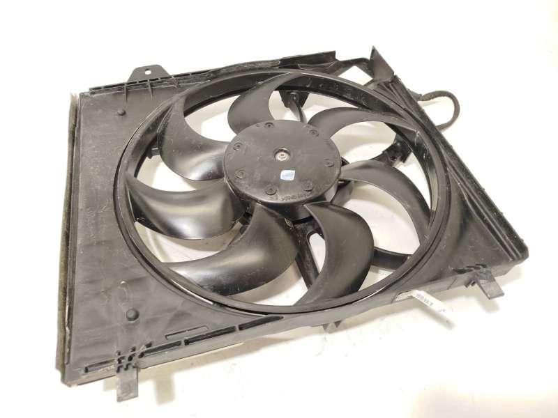 Recambio de electroventilador para peugeot 2008 ii (ud_, us_, uy_, uj_, ur_, uc_) 1.2 puretech 100 referencia OEM IAM 9827752980 - Blanco 4