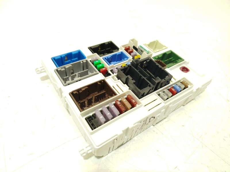 Recambio de caja reles / fusibles para peugeot 5008 ii (mc_, mj_, mr_, m4_) 1.2 (mrhnyh, mrhnyw, mrhnsj, mrhnsu, mrhnsm) referen - Azul 4