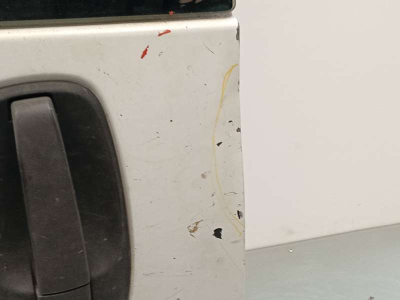 Recambio de puerta trasera izquierda para nissan primastar autobús (x83) dci 120 referencia OEM IAM K010000QAB - Blanco 3
