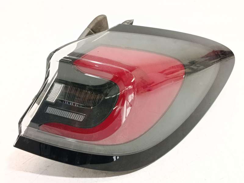 Recambio de piloto trasero derecho para ford puma (j2k, cf7) 1.0 ecoboost referencia OEM IAM P1TB13404AB 2761489 - Blanco