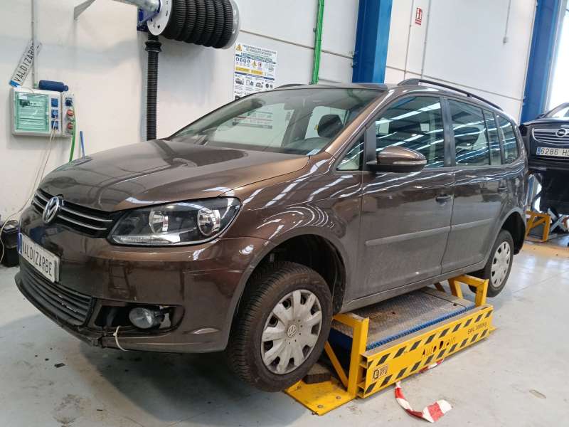 VOLKSWAGEN TOURAN (1T3)