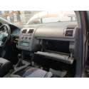 VOLKSWAGEN TOURAN (1T3)