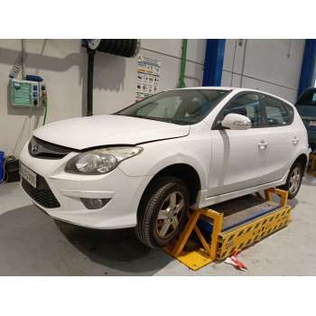 HYUNDAI i30 (FD) de desguace