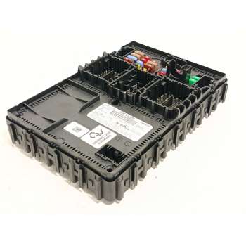 CAJA RELES / FUSIBLES RU5T15604BJAD 2802374 F005V04582