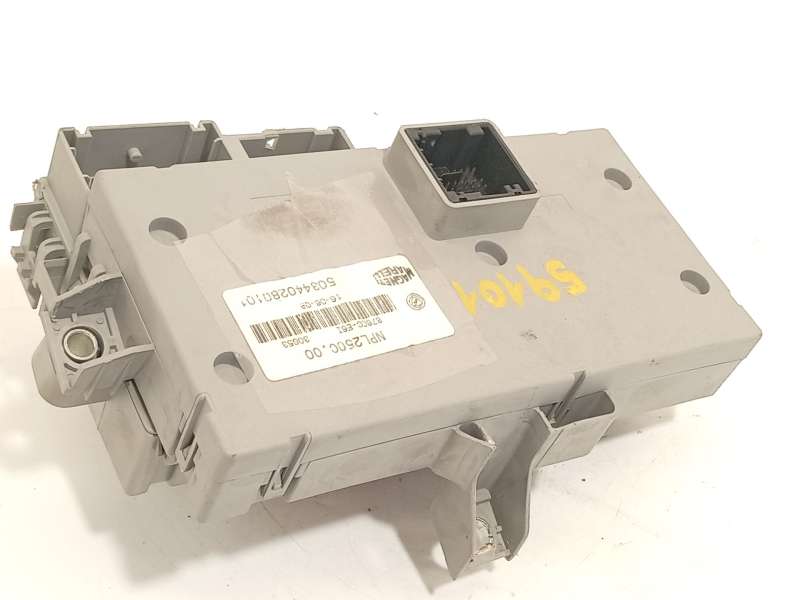 Recambio de caja reles / fusibles para peugeot boxer furgoneta 2.2 hdi 100 referencia OEM IAM 1613253180  503440280101 - Blanco 3