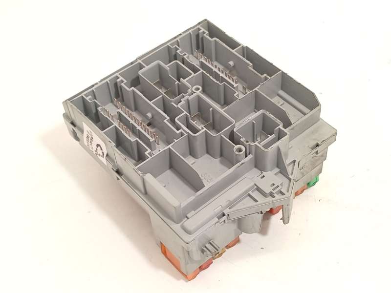 Recambio de caja reles / fusibles para peugeot boxer furgoneta 2.2 hdi 100 referencia OEM IAM 1349948080 - Blanco 3