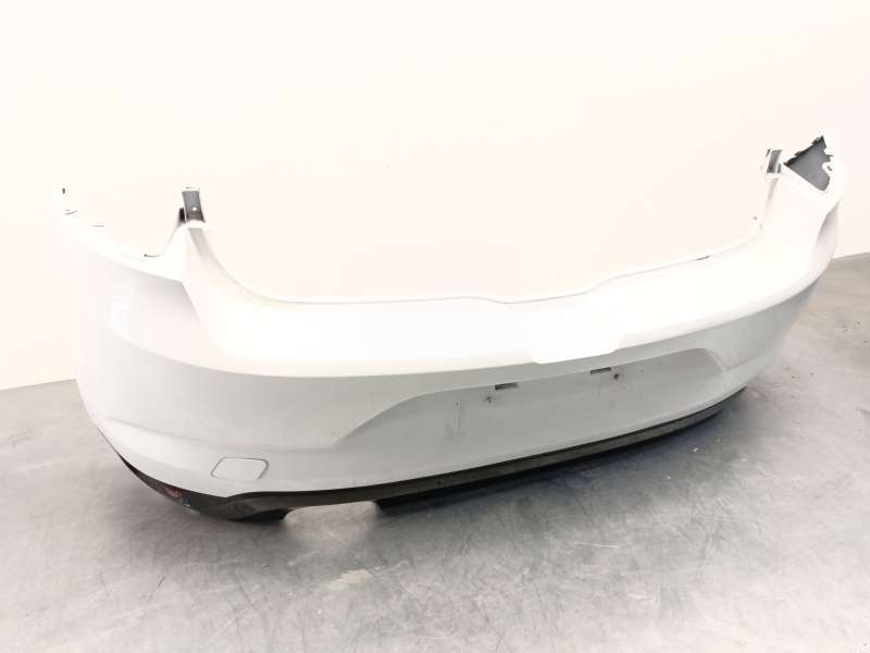 Recambio de paragolpes trasero para renault megane iv hatchback (b9a/m/n_) 1.5 dci 110 (b9a3) referencia OEM IAM 850108117V - Blanco
