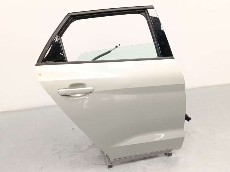 Recambio de puerta trasera derecha para audi a1 sportback (gba) 30 tfsi referencia OEM IAM 82G833052 2