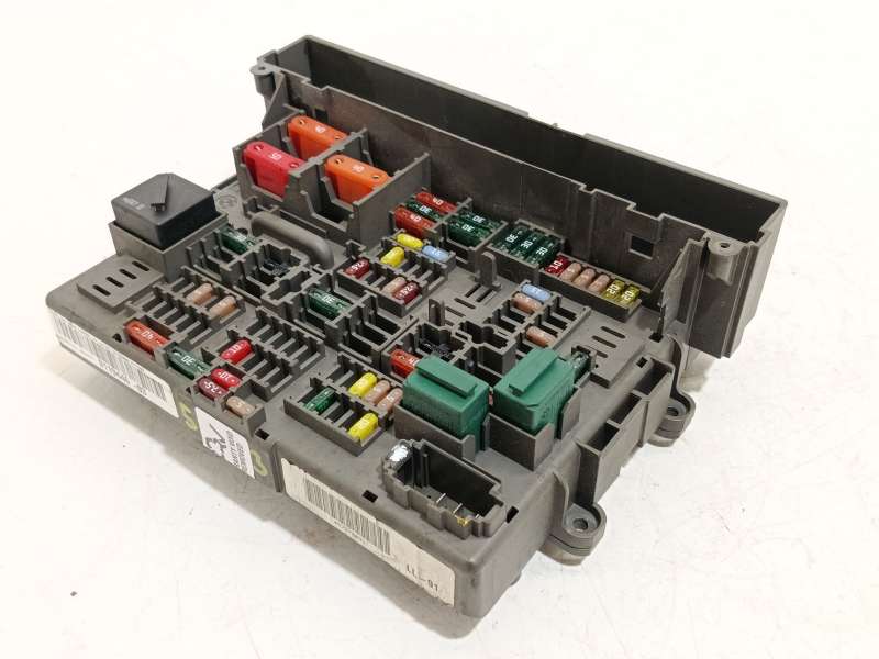 Recambio de caja reles / fusibles para bmw 3 touring (e91) 318 d referencia OEM IAM 61149119445 9119446 - Negro 2