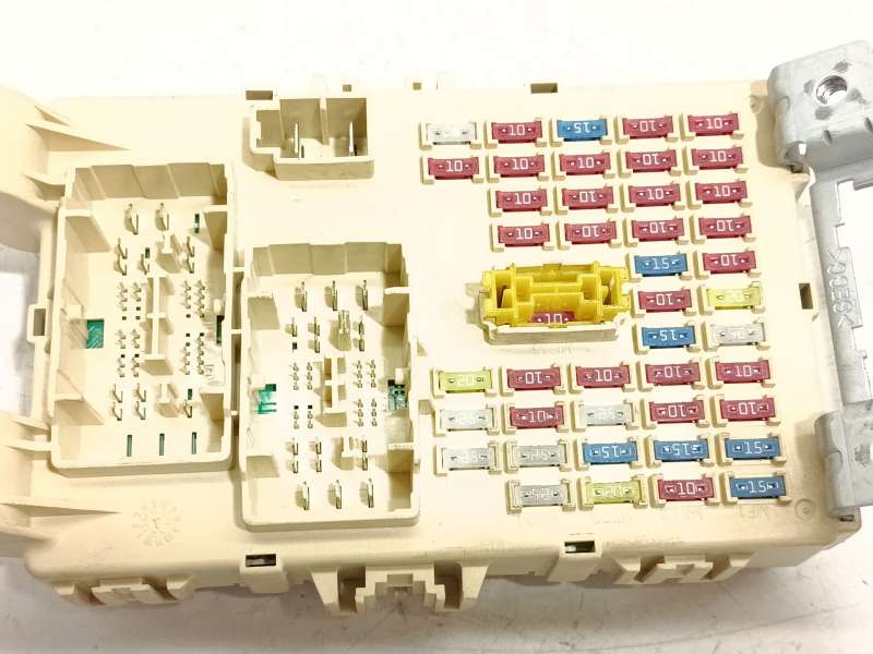 Recambio de caja reles / fusibles para kia venga (yn) 1.6 crdi 128 referencia OEM IAM 919501K533 - Blanco 4