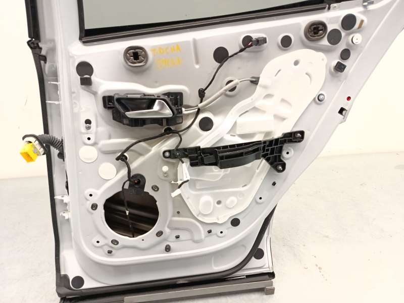 Recambio de puerta trasera derecha para peugeot 2008 ii (ud_, us_, uy_, uj_, ur_, uc_) 1.2 puretech 100 referencia OEM IAM 98310 - Blanco 5