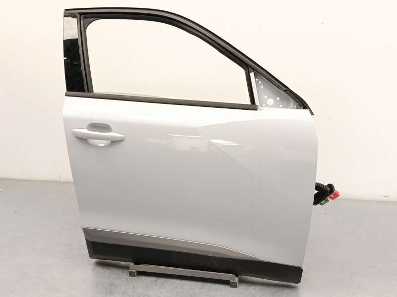 Recambio de puerta delantera derecha para peugeot 2008 ii (ud_, us_, uy_, uj_, ur_, uc_) 1.2 puretech 100 referencia OEM IAM 983 - Blanco