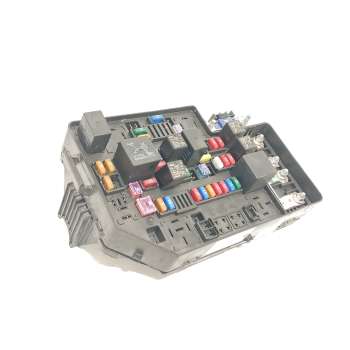 CAJA RELES / FUSIBLES 10837494 