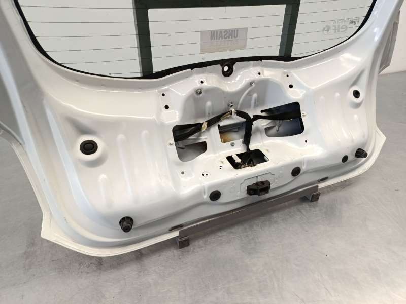 Recambio de porton trasero para dacia sandero ii (b8_) 1.0 sce 75 (b8jc, b8jd) referencia OEM IAM 901003145R - Blanco 5