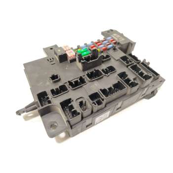 CAJA RELES / FUSIBLES 8637B697 A2C76843100