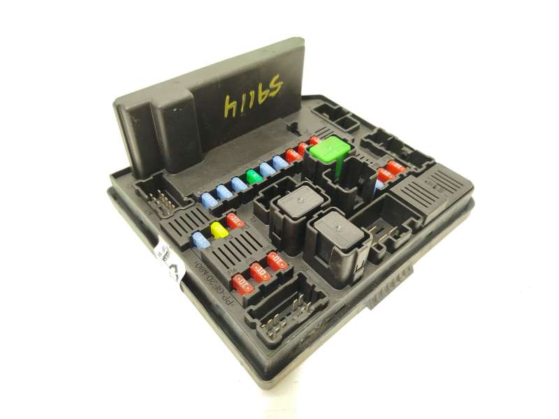 CAJA RELES / FUSIBLES 284B7JD03C 
