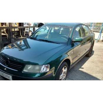 VOLKSWAGEN PASSAT BERLINA (3B2)