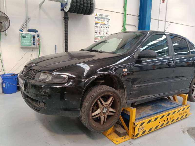 SEAT LEON (1M1)
