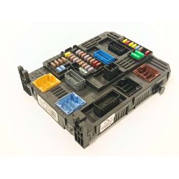 CAJA RELES / FUSIBLES 9832880280 1680967180 28709099