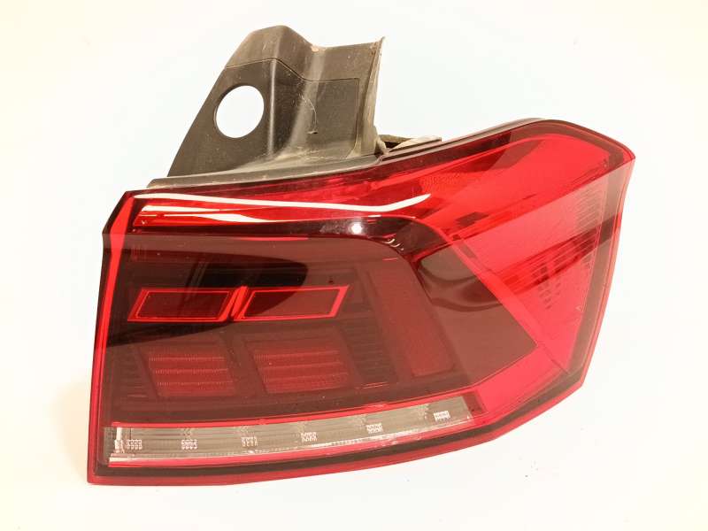 PILOTO TRASERO DERECHO 3G9945096F F03746000