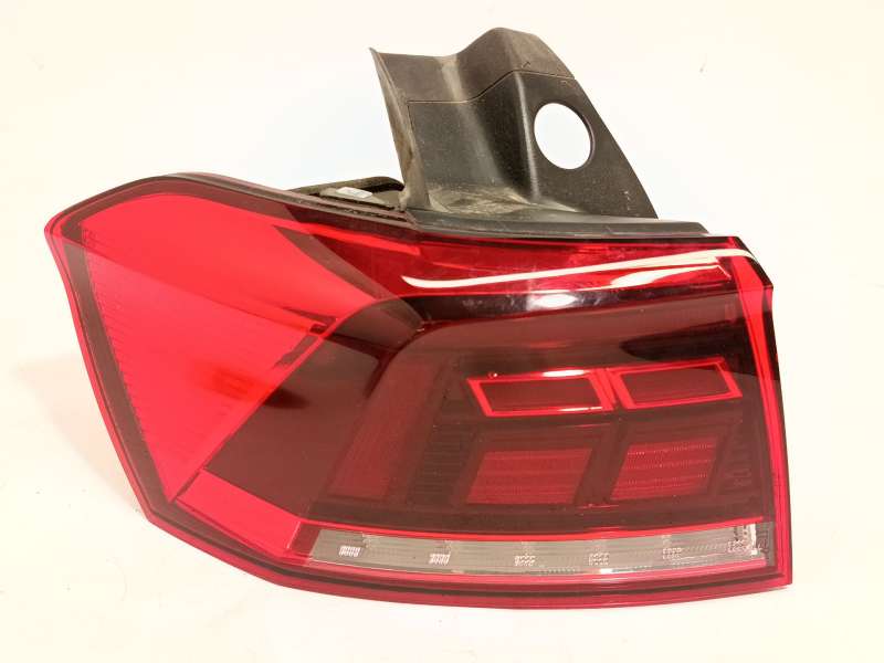 PILOTO TRASERO IZQUIERDO 3G9945095F F03745000