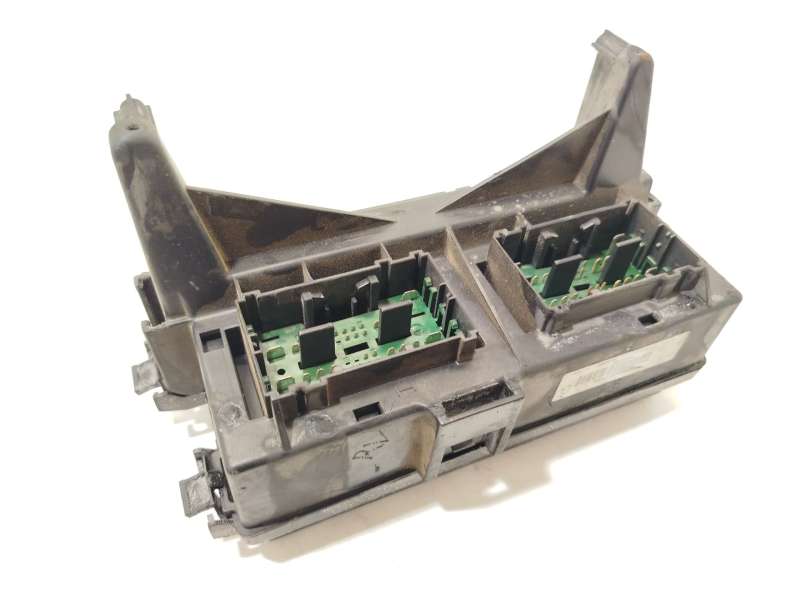 CAJA RELES / FUSIBLES 04692073AB 