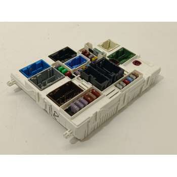 CAJA RELES / FUSIBLES 9857038280 1696694980 28824307