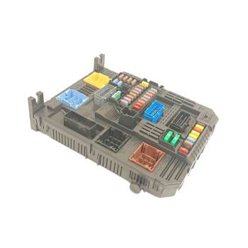 CAJA RELES / FUSIBLES 9819851280 1617016180 28550129
