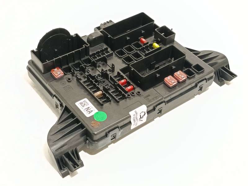 CAJA RELES / FUSIBLES 13277317 