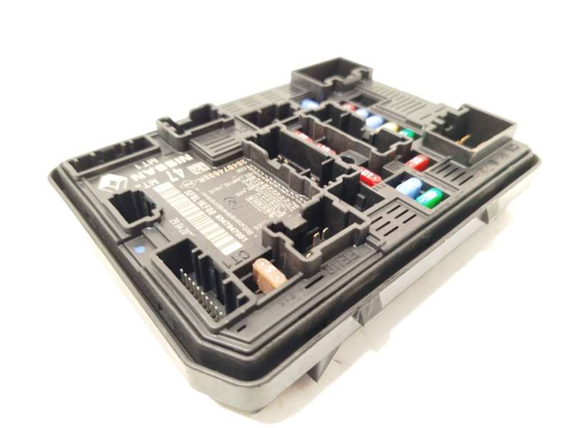 CAJA RELES / FUSIBLES 284B74633R 