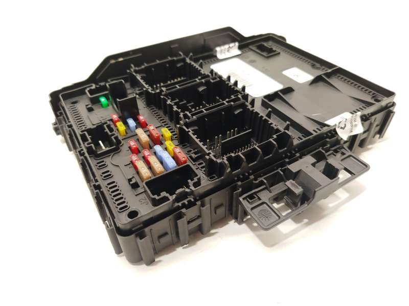 CAJA RELES / FUSIBLES RU5T15604BJCC 2758213 F005V04496