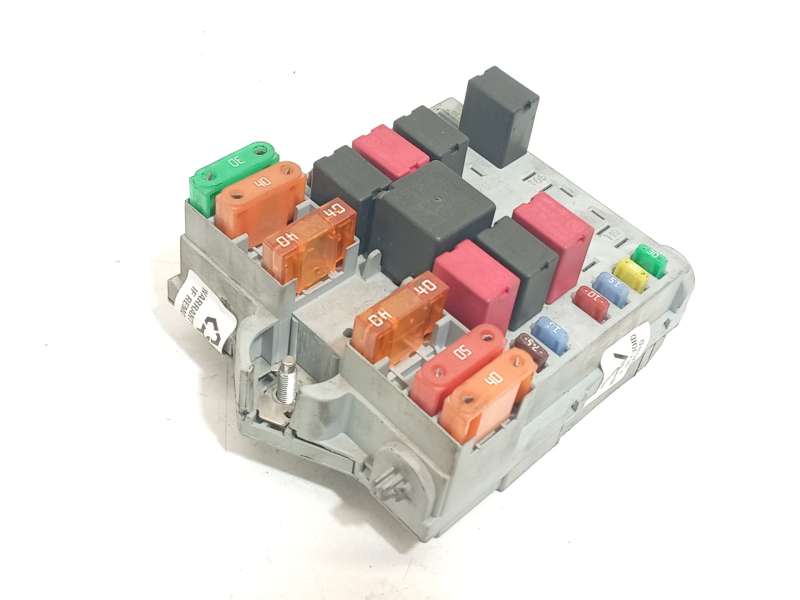 CAJA RELES / FUSIBLES 1349944080 