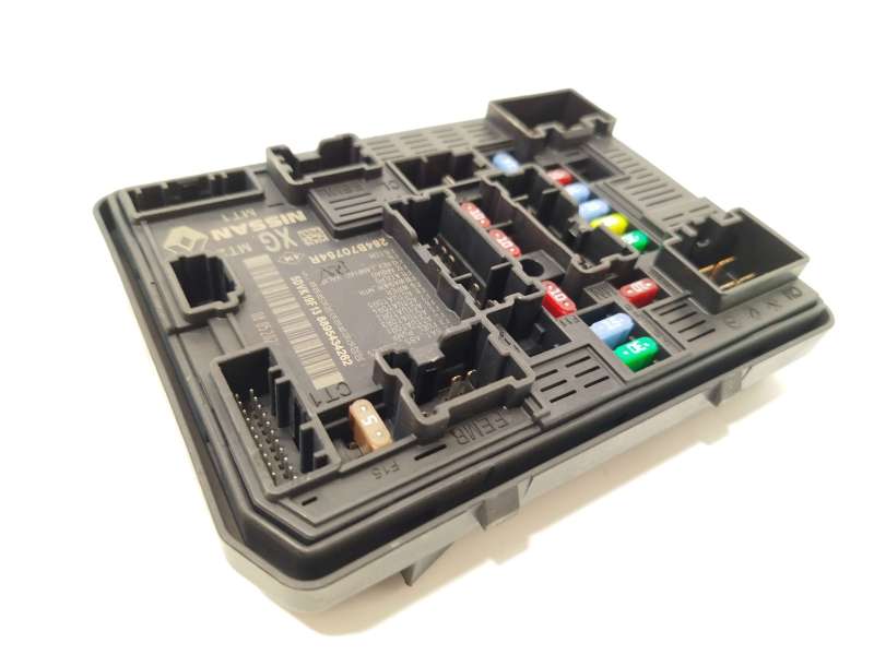 CAJA RELES / FUSIBLES 284B70754R 