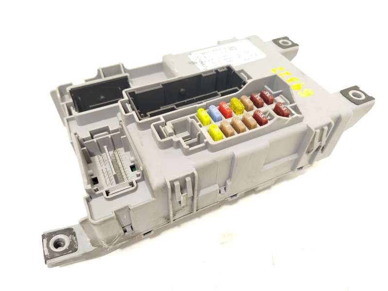 CAJA RELES / FUSIBLES 1924078 00517935210 517935210