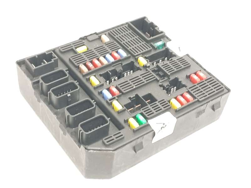 CAJA RELES / FUSIBLES 284B62342R 