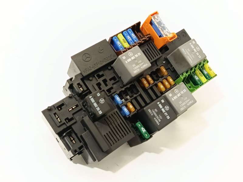 CAJA RELES / FUSIBLES A2229063202 50W011F04
