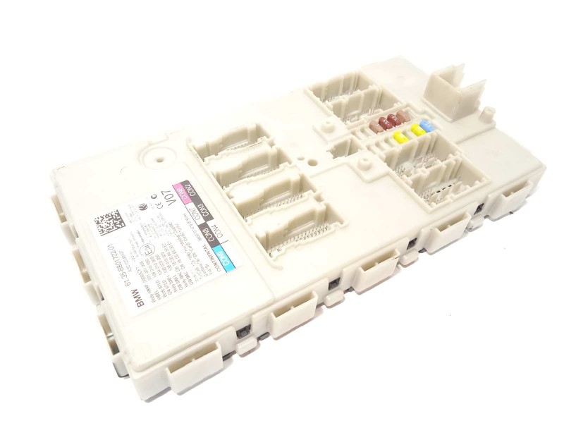 CAJA RELES / FUSIBLES 61358801722 A2C12246107