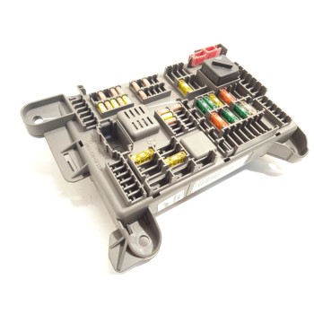 CAJA RELES / FUSIBLES 6931687 61146931687 