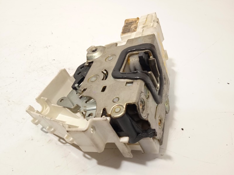 CERRADURA PUERTA TRASERA DERECHA 1697302235 