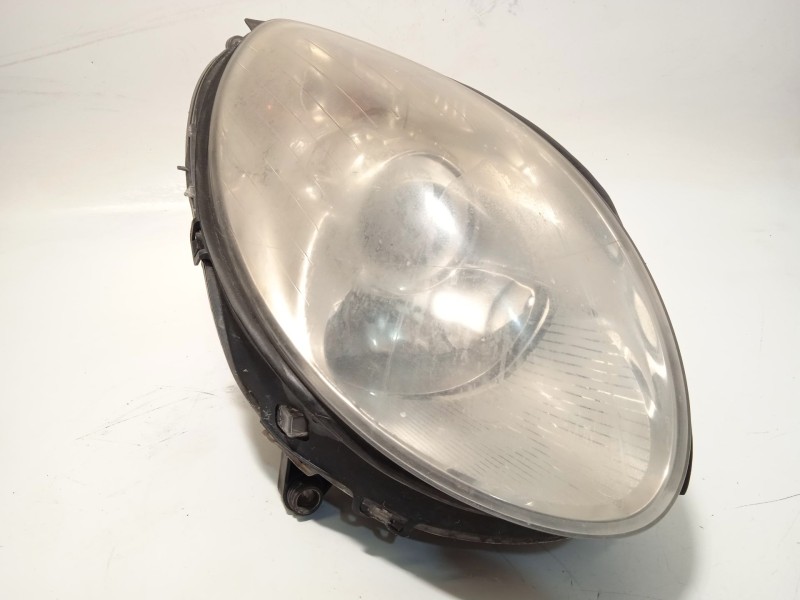 FARO DERECHO A2518200261 