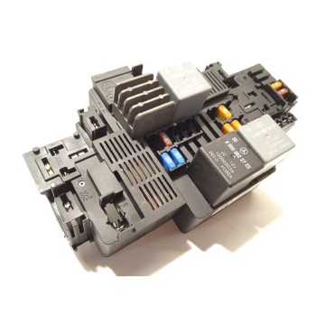 CAJA RELES / FUSIBLES A2139065706 