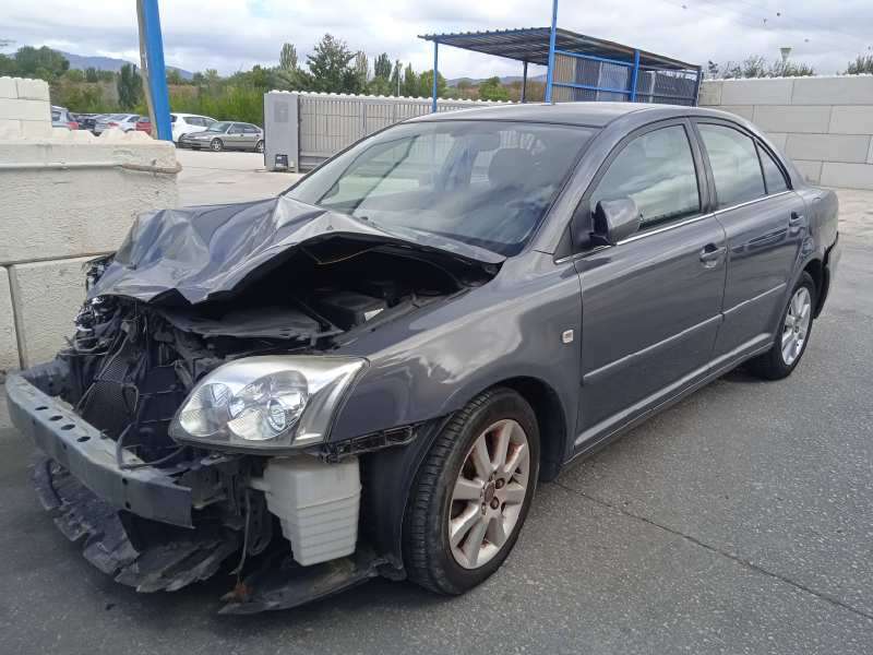 TOYOTA AVENSIS BERLINA (T25)