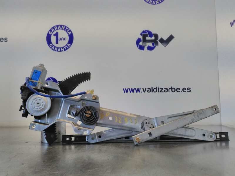 ELEVALUNAS DELANTERO DERECHO 9882017100 